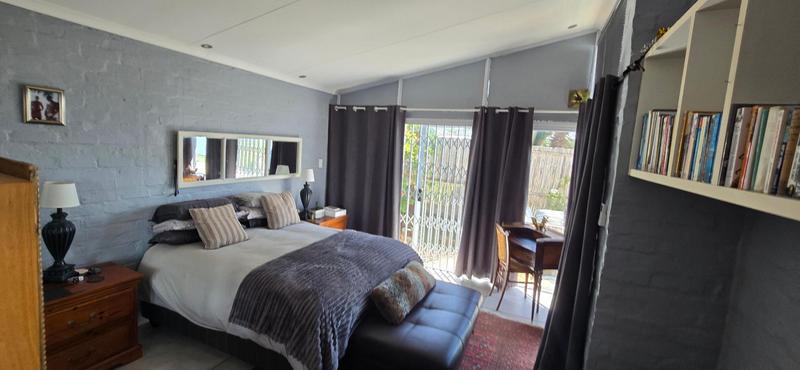 7 Bedroom Property for Sale in Santos Bay Western Cape